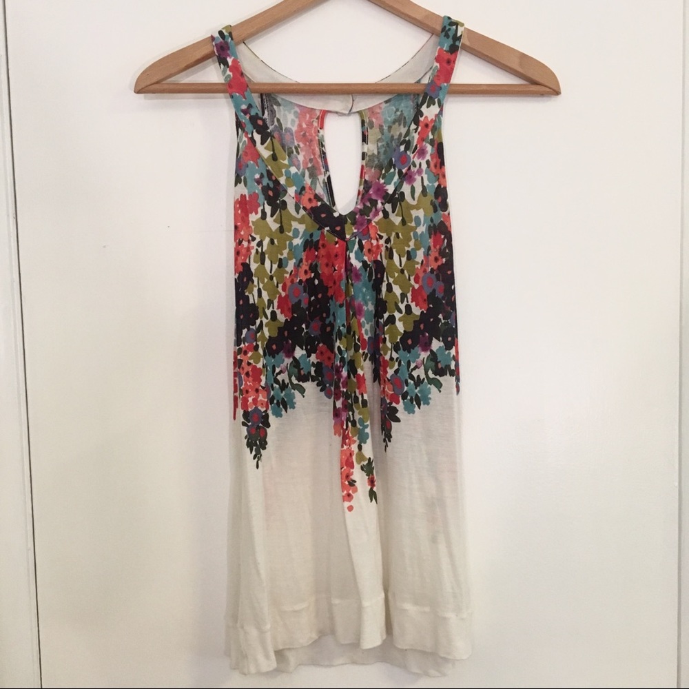 American Eagle Sleeveless Floral V-Neck Top